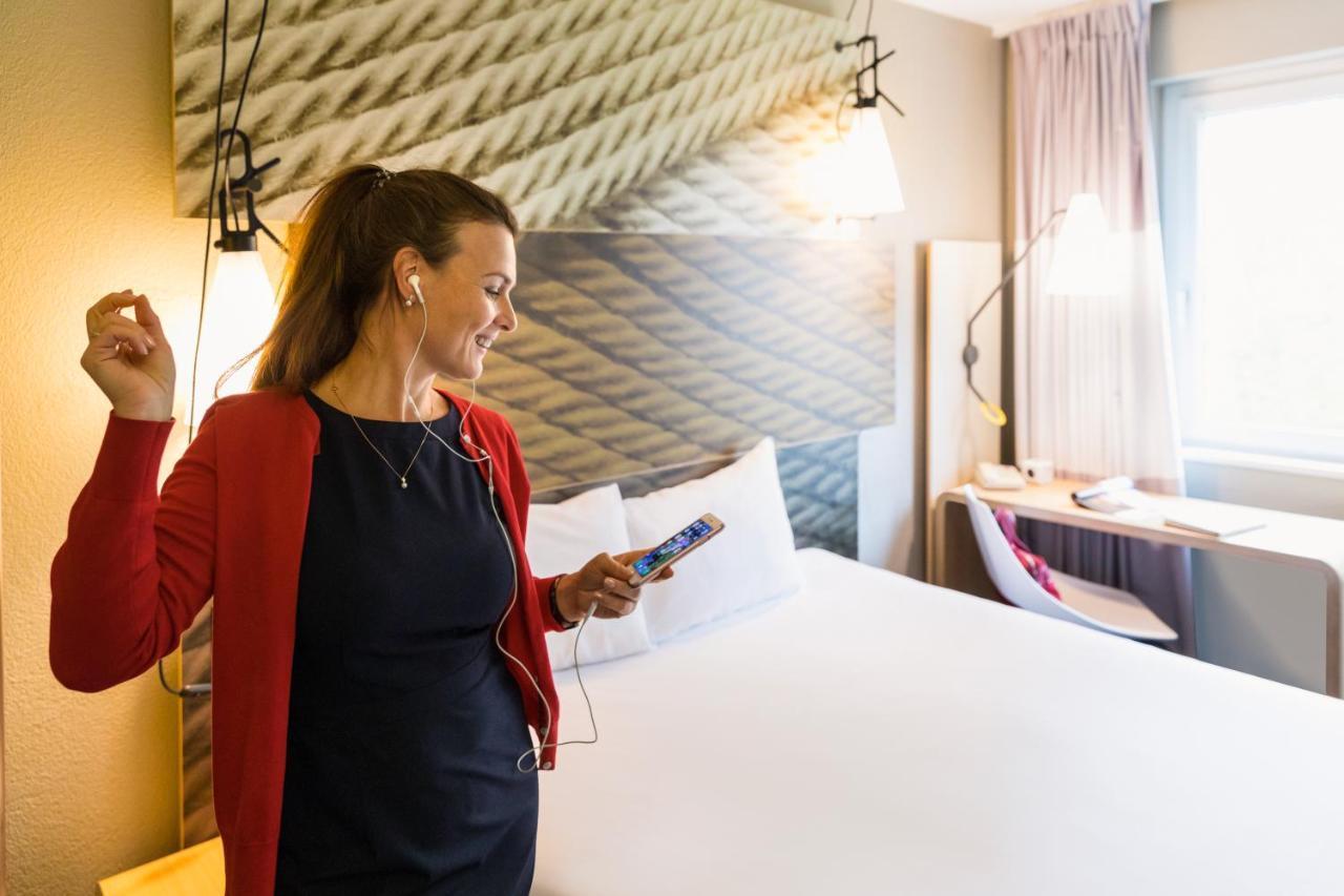 Ibis Paris Rueil Malmaison Экстерьер фото