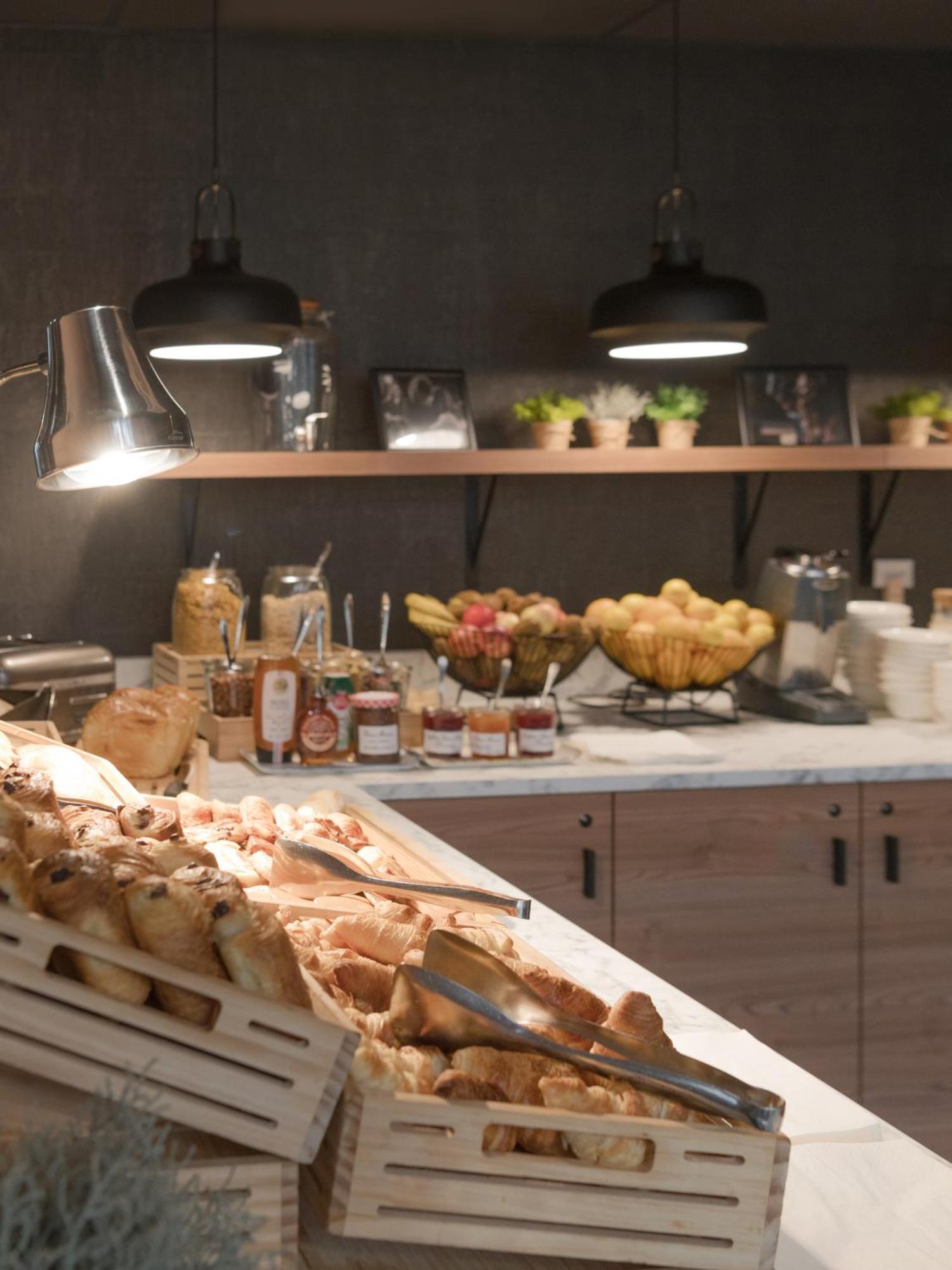 Ibis Paris Rueil Malmaison Экстерьер фото
