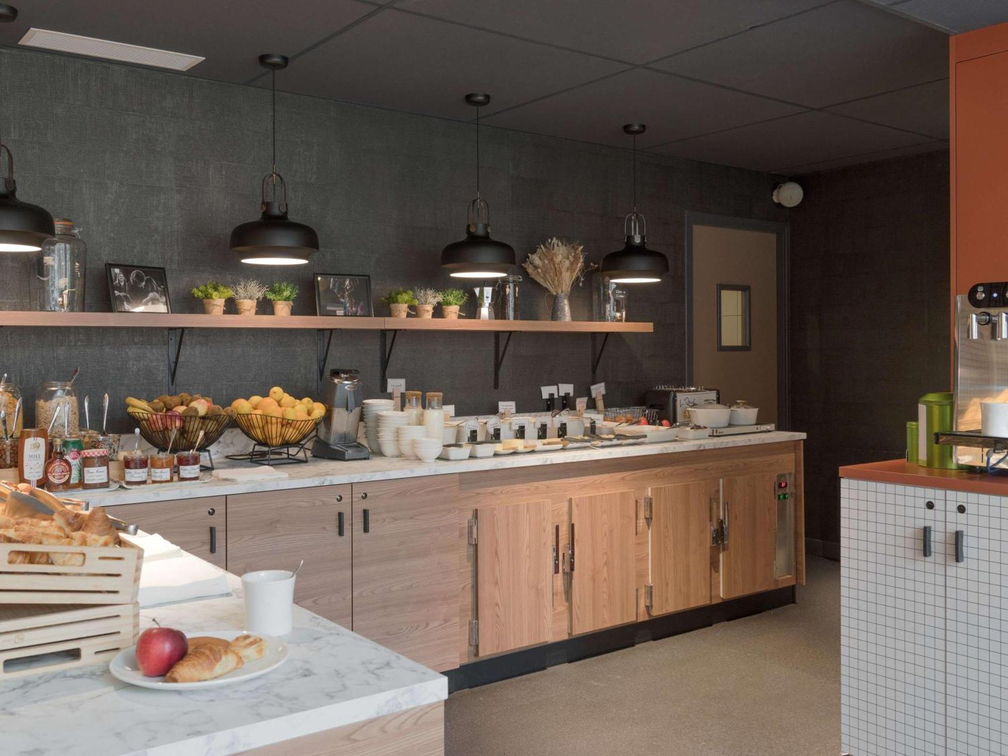 Ibis Paris Rueil Malmaison Экстерьер фото