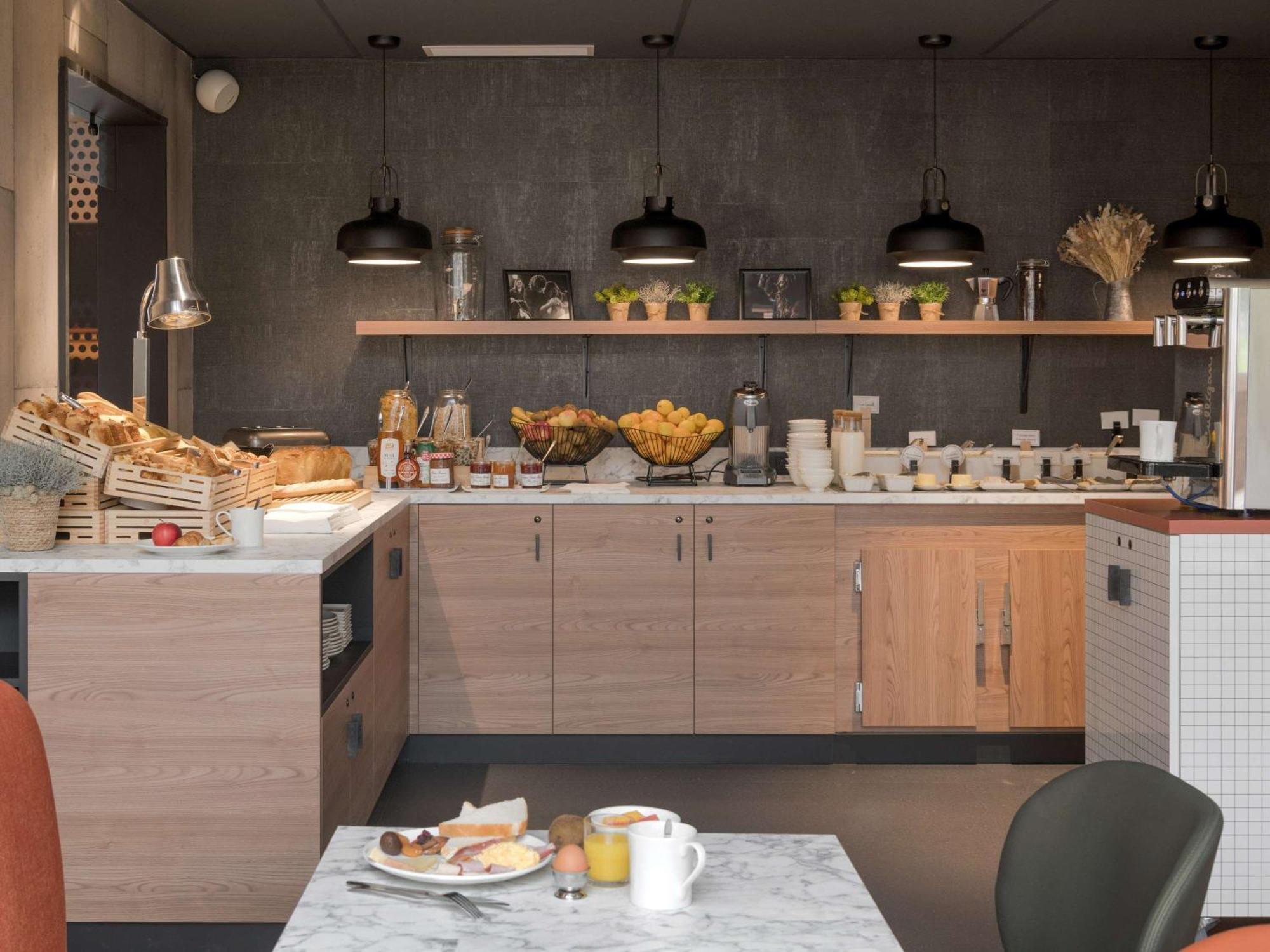 Ibis Paris Rueil Malmaison Экстерьер фото