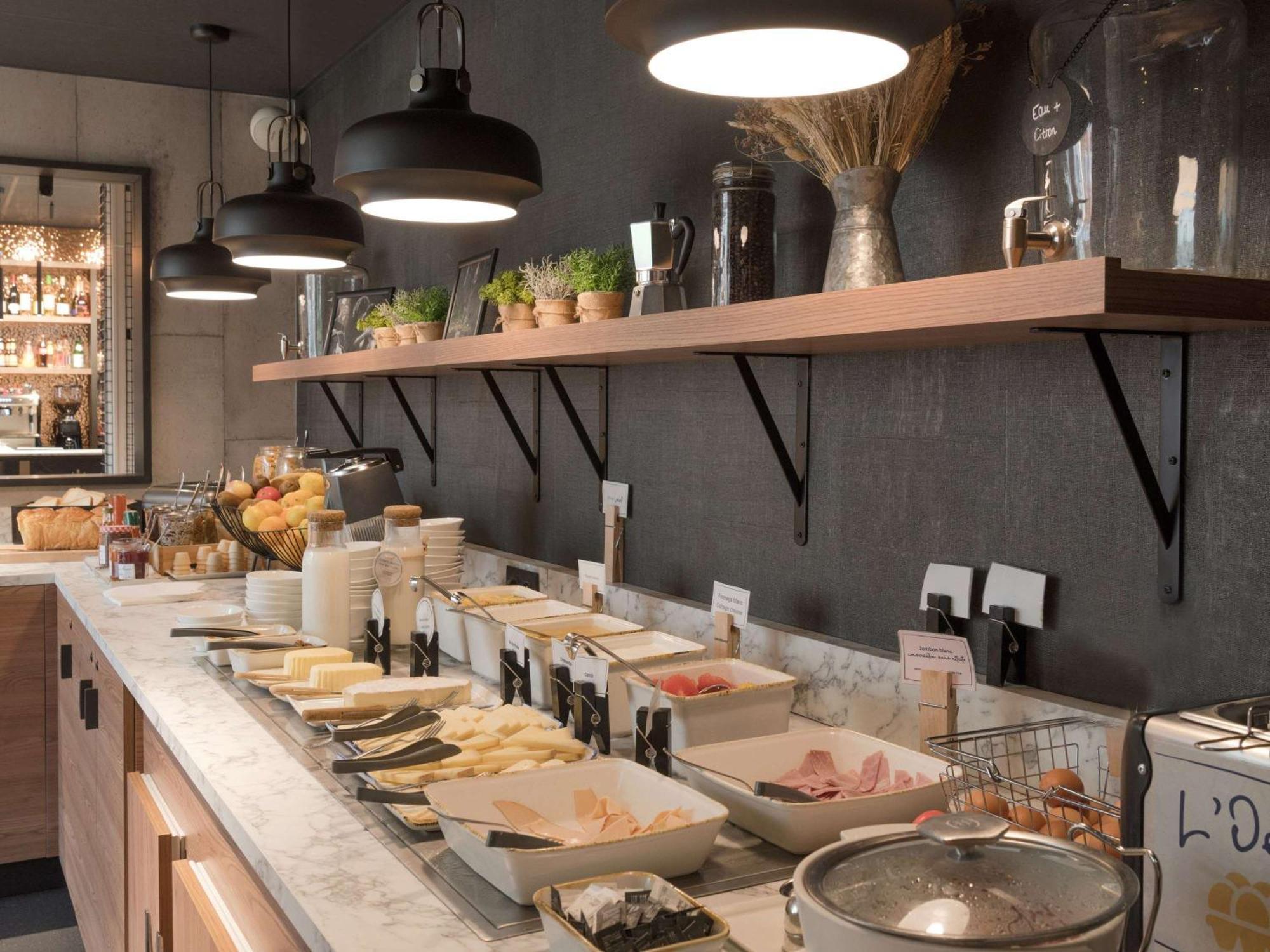 Ibis Paris Rueil Malmaison Экстерьер фото